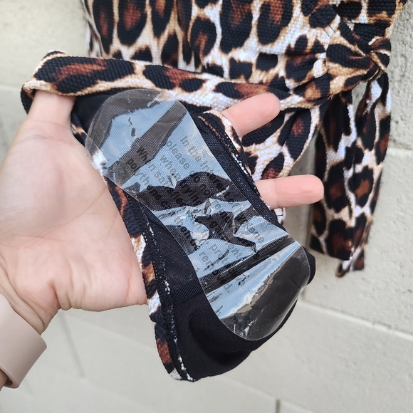 Tommy Bahama | Tropi-Cat Wrap Front One-Piece Swimsuit NEW Size 8 - Picture 4 of 8